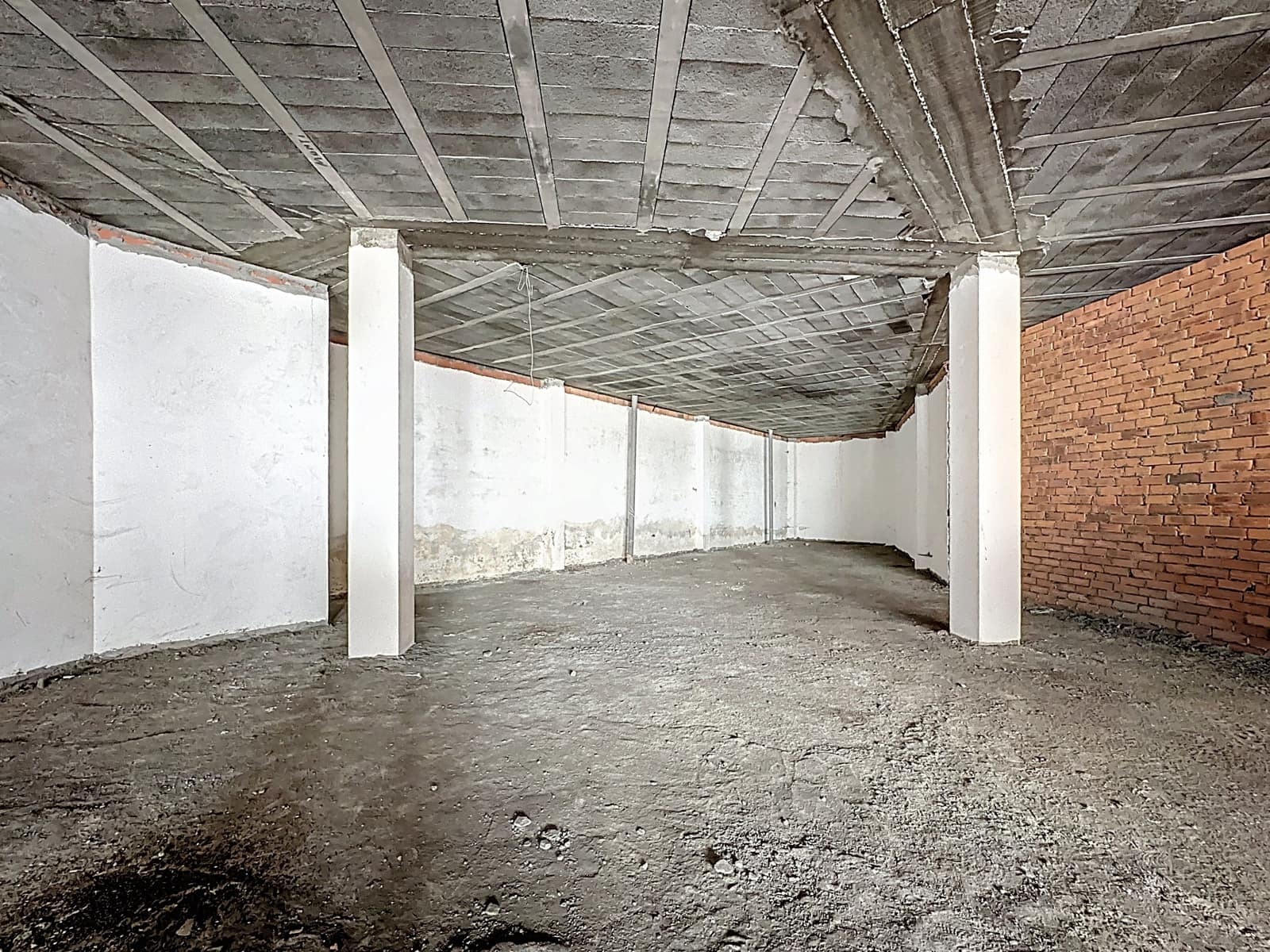 Commercieel te koop in Pontevedra stad - € 119.000 (Ref: 9987567)