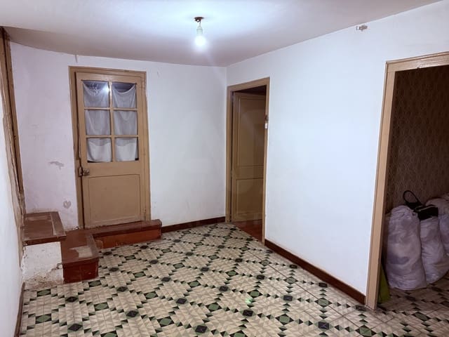 6 soveværelse Erhverv til salg i Tarragona by - € 169.000 (Ref: 9987570)