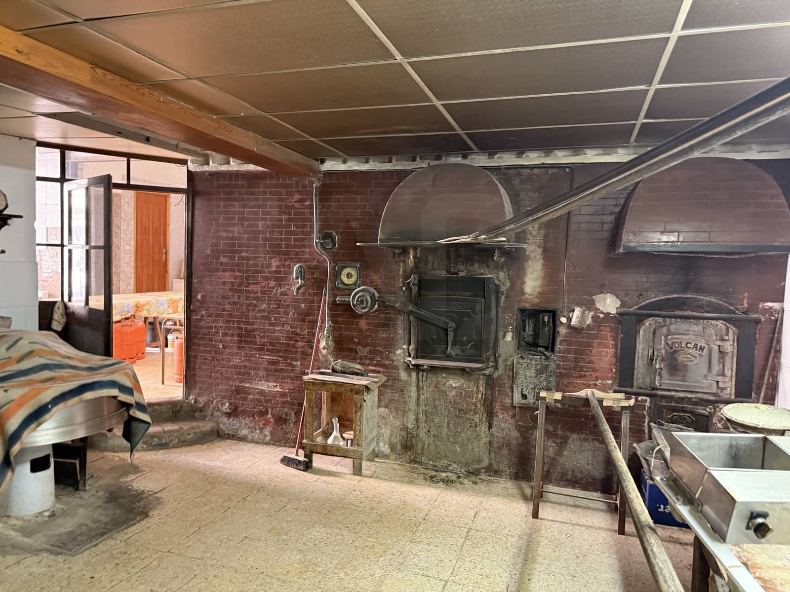 6 makuuhuone Kaupallinen myytävänä paikassa Tarragona kaupunki - 169 000 € (Ref: 9987570)