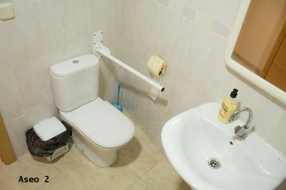 8 slaapkamer Commercieel te koop in Valencia stad - € 149.000 (Ref: 9987573)