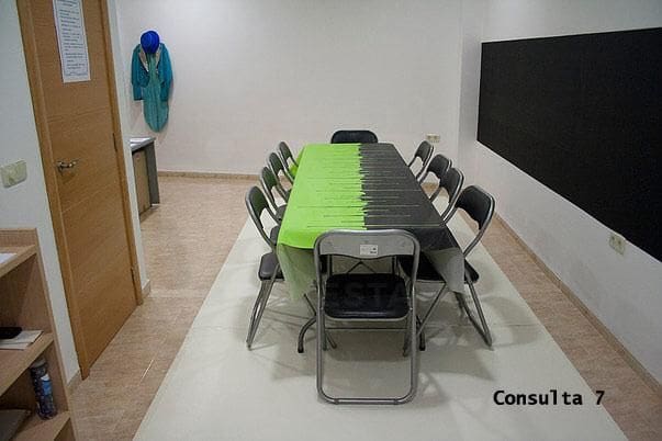 8 slaapkamer Commercieel te koop in Valencia stad - € 149.000 (Ref: 9987573)