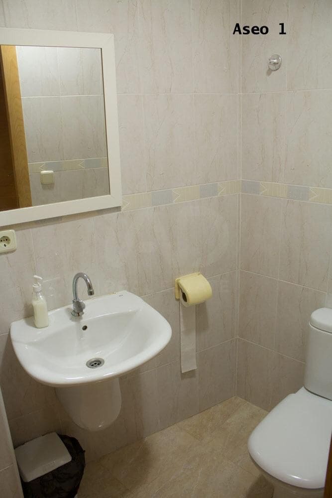 8 slaapkamer Commercieel te koop in Valencia stad - € 149.000 (Ref: 9987573)