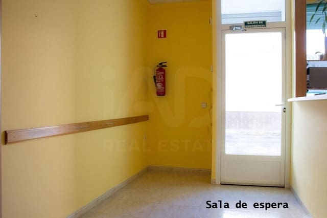 8 bedroom Commercial for sale in Canet d'En Berenguer - € 149,000 (Ref: 9987573)