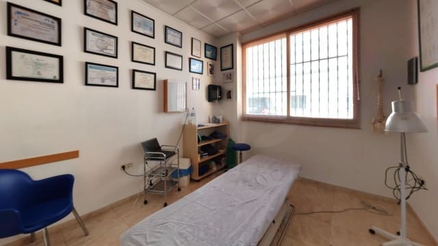 8 bedroom Commercial for sale in Canet d'En Berenguer - € 149,000 (Ref: 9987573)