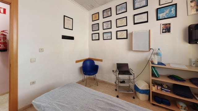 8 bedroom Commercial for sale in Canet d'En Berenguer - € 149,000 (Ref: 9987573)