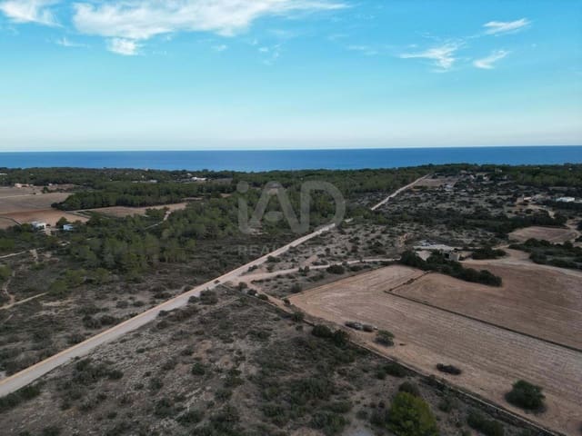 Grunde uden byggetilladelser til salg i Sant Francesc de Formentera, Formentera kommune - € 1.900.000 (Ref: 9987575)