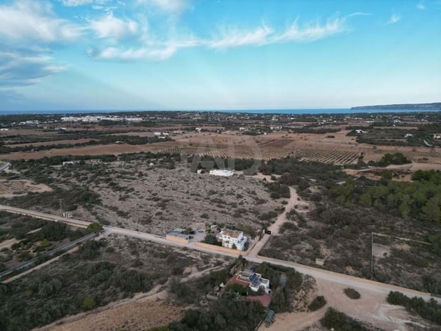 Grunde uden byggetilladelser til salg i Sant Francesc de Formentera, Formentera kommune - € 1.900.000 (Ref: 9987575)