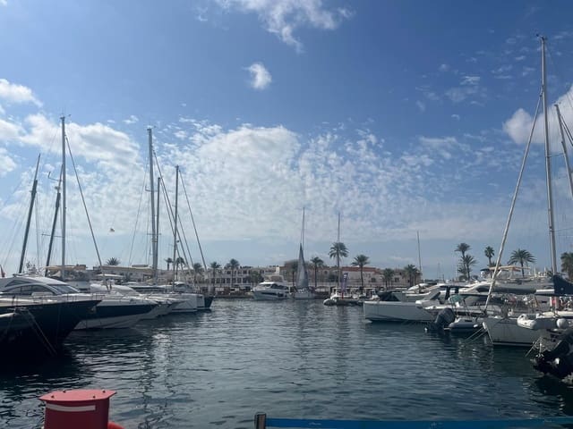 Grunde uden byggetilladelser til salg i Sant Francesc de Formentera, Formentera kommune - € 1.900.000 (Ref: 9987575)
