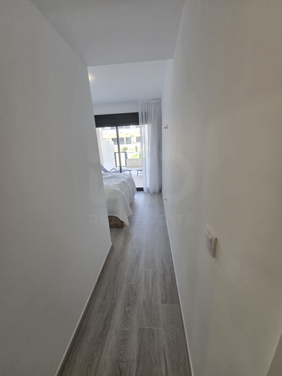 2 soveværelse Lejlighed til salg i Alicante by med swimmingpool garage - € 278.000 (Ref: 9987577)