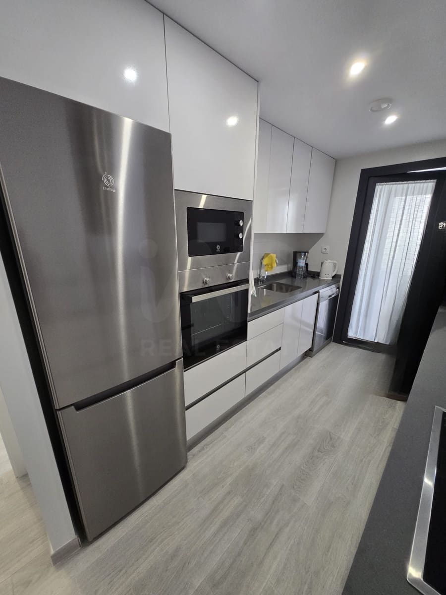 2 soveværelse Lejlighed til salg i Alicante by med swimmingpool garage - € 278.000 (Ref: 9987577)