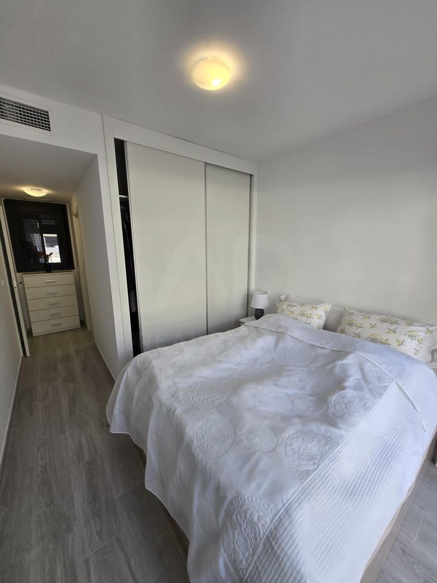 2 soveværelse Lejlighed til salg i Alicante by med swimmingpool garage - € 278.000 (Ref: 9987577)