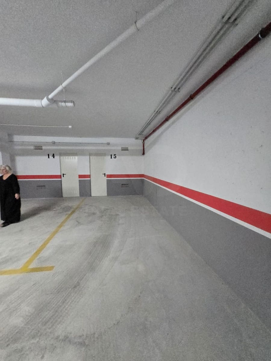 2 soveværelse Lejlighed til salg i Alicante by med swimmingpool garage - € 278.000 (Ref: 9987577)