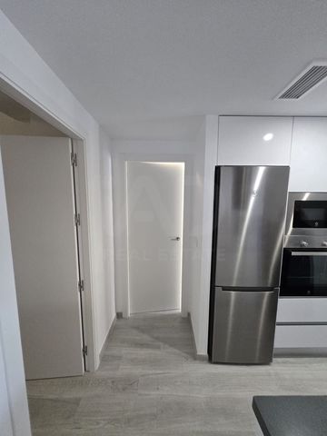2 soverom Leilighet til salgs i Alicante by med svømmebasseng garasje - € 278 000 (Ref: 9987577)