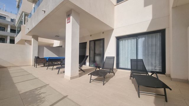 2 soverom Leilighet til salgs i Alicante by med svømmebasseng garasje - € 278 000 (Ref: 9987577)