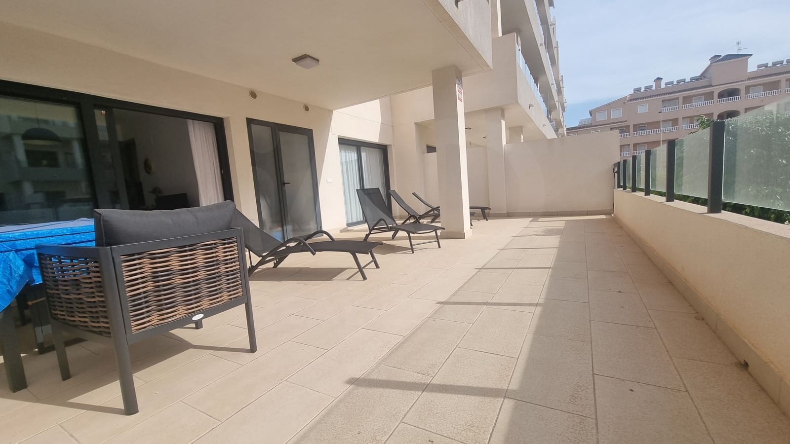 2 soverom Leilighet til salgs i Alicante by med svømmebasseng garasje - € 278 000 (Ref: 9987577)