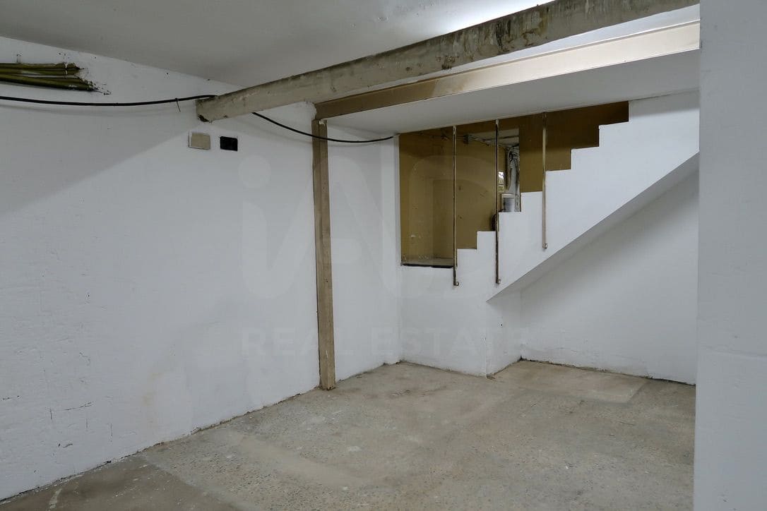Erhverv til salg i Madrid by - € 1.050.000 (Ref: 9987578)