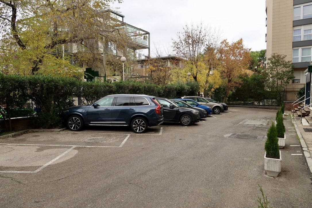 Erhverv til salg i Madrid by - € 1.050.000 (Ref: 9987578)
