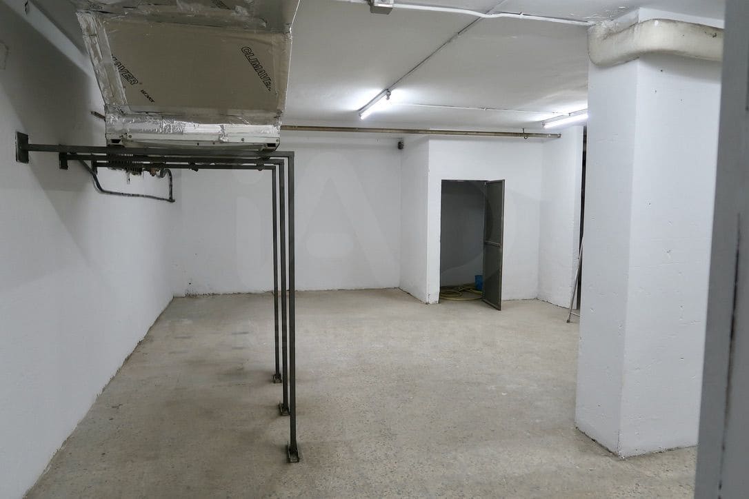 Erhverv til salg i Madrid by - € 1.050.000 (Ref: 9987578)