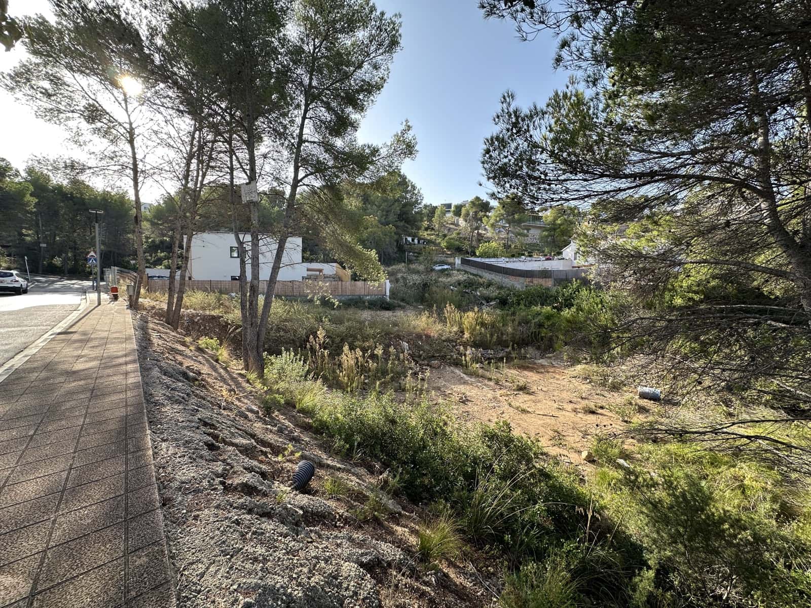 Rakentamaton maa myytävänä paikassa Barcelona kaupunki - 165 000 € (Ref: 9987579)