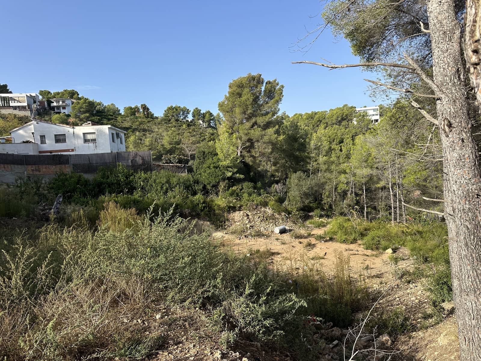 Rakentamaton maa myytävänä paikassa Barcelona kaupunki - 165 000 € (Ref: 9987579)