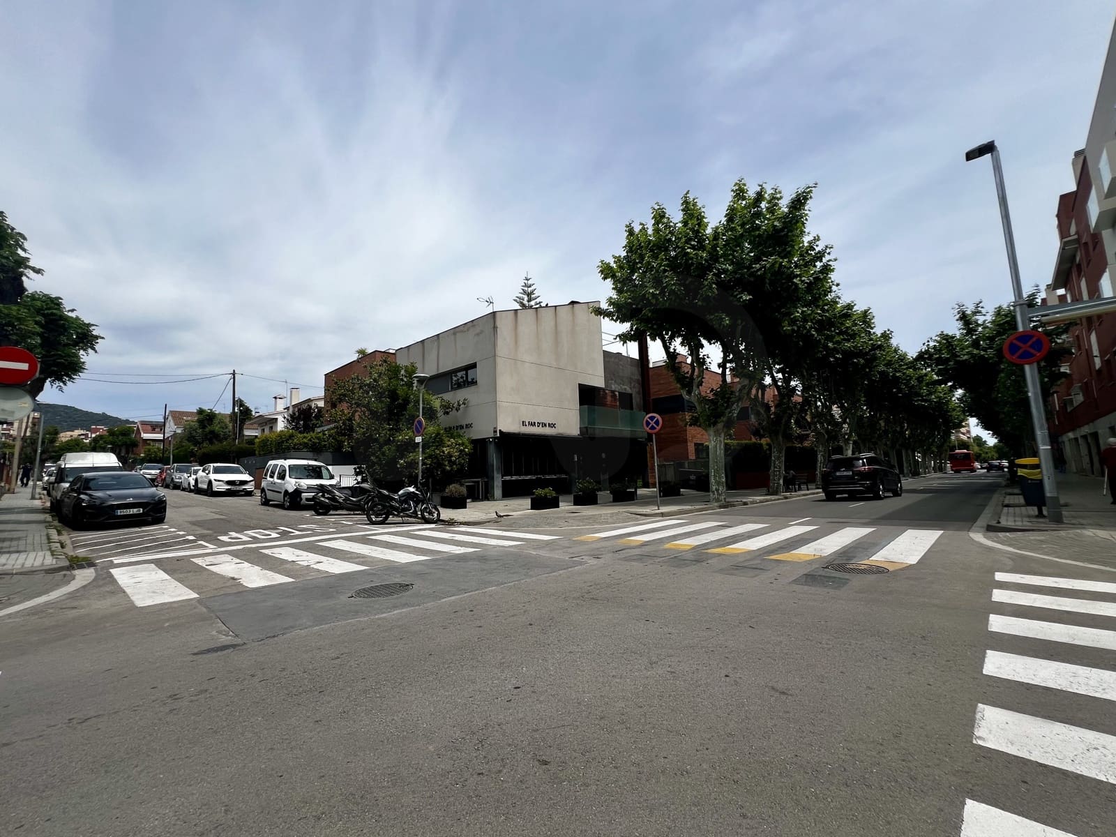 Erhverv til salg i Barcelona by - € 340.000 (Ref: 9987580)