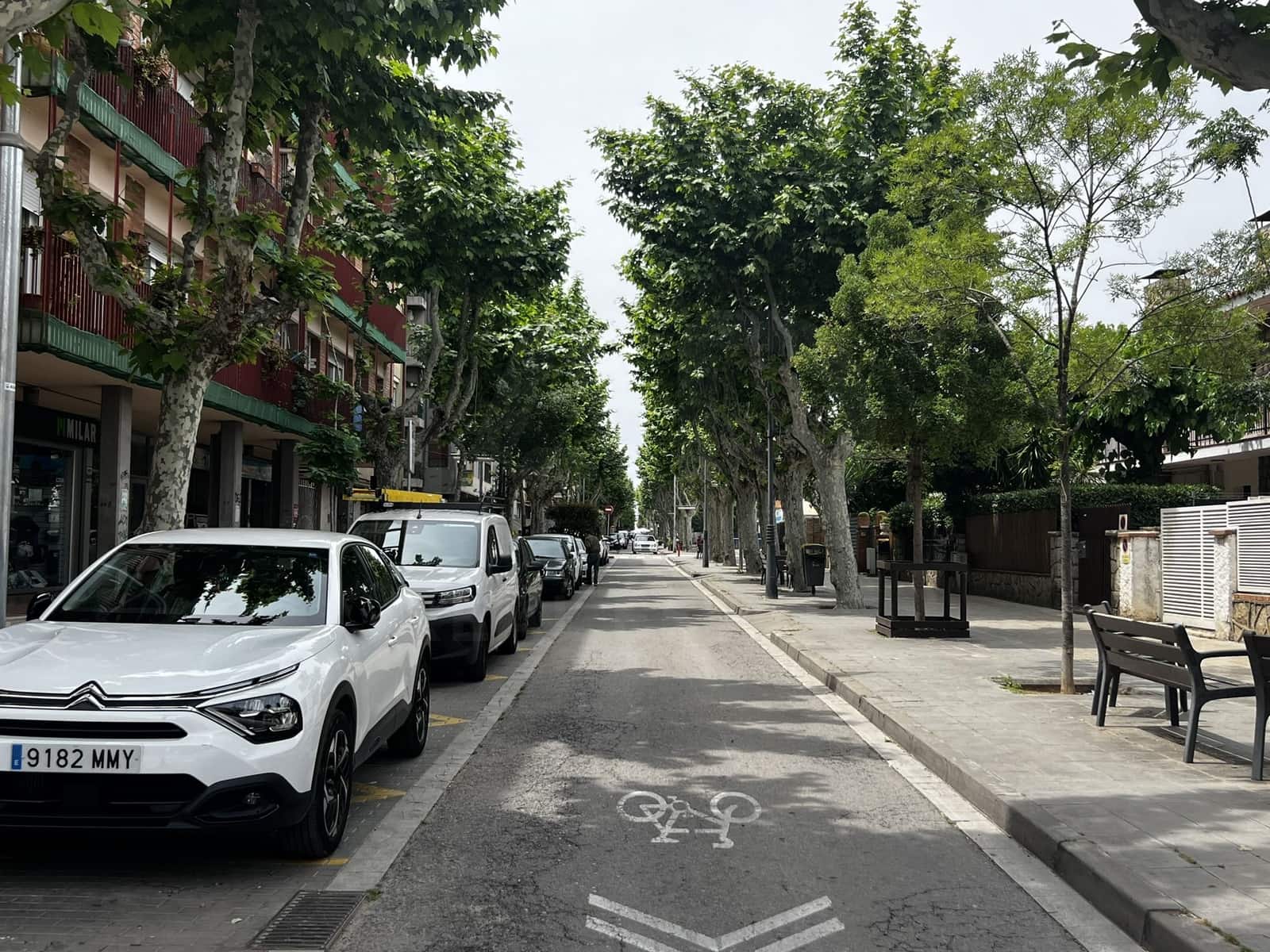 Erhverv til salg i Barcelona by - € 340.000 (Ref: 9987580)