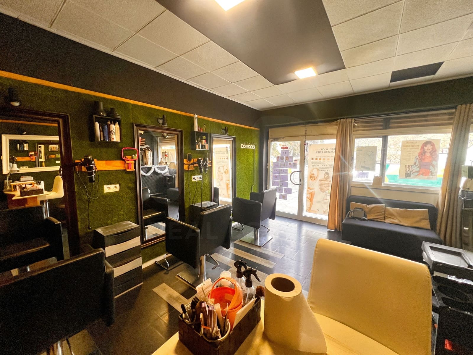 Local Comercial de 4 habitaciones en Barcelona ciudad en venta - 50.000 € (Ref: 9987582)