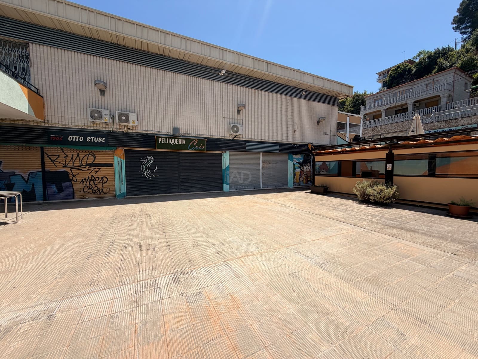 Local Comercial de 4 habitaciones en Barcelona ciudad en venta - 50.000 € (Ref: 9987582)