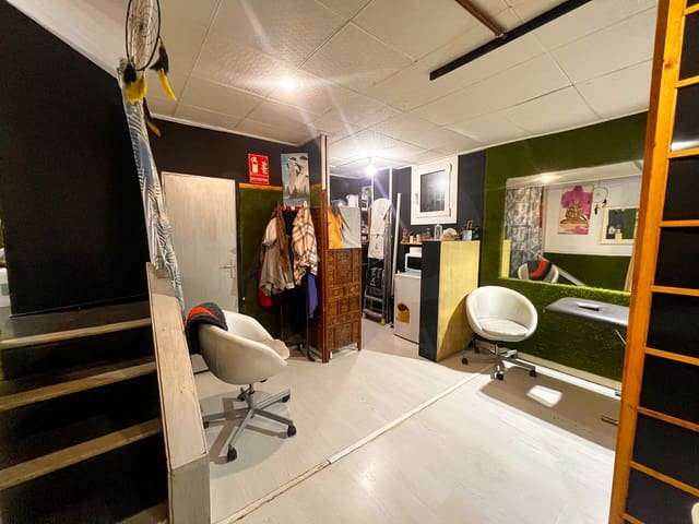 4 slaapkamer Commercieel te koop in Vallirana - € 60.000 (Ref: 9987582)