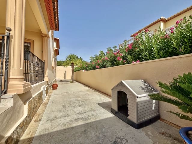 3 slaapkamer Villa te koop in Beniarbeig met zwembad garage - € 750.000 (Ref: 9987583)