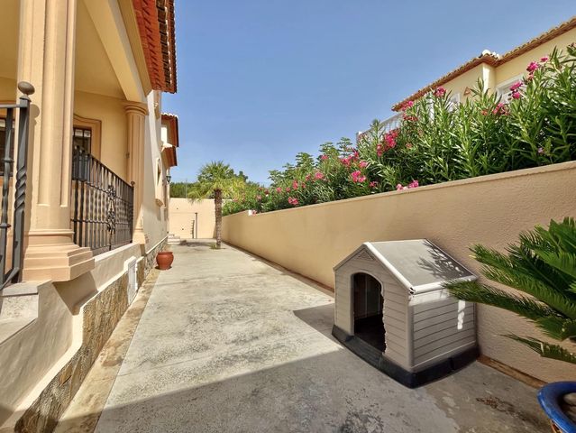 3 slaapkamer Villa te koop in Beniarbeig met zwembad garage - € 750.000 (Ref: 9987583)