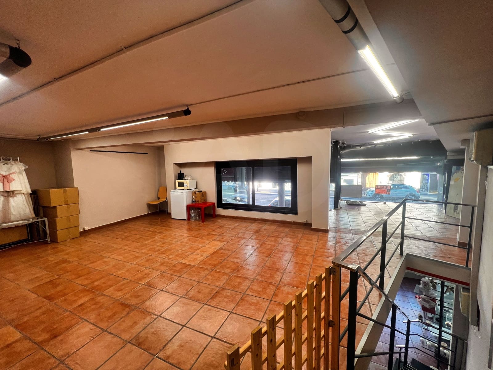 Kommersiell til leie i Barcelona by - € 968 (Ref: 9987588)