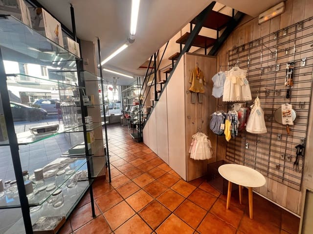 Kommersiell til leie i Barcelona by - € 968 (Ref: 9987588)