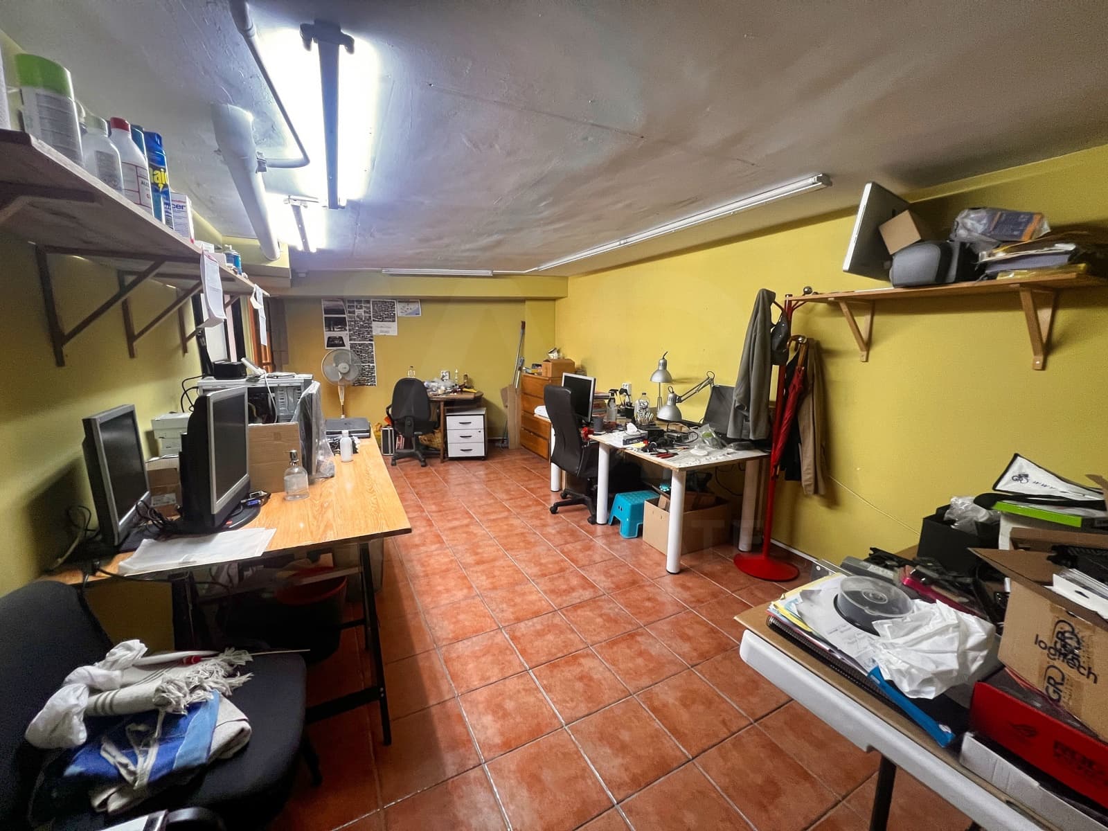 Kommersiell til leie i Barcelona by - € 968 (Ref: 9987588)