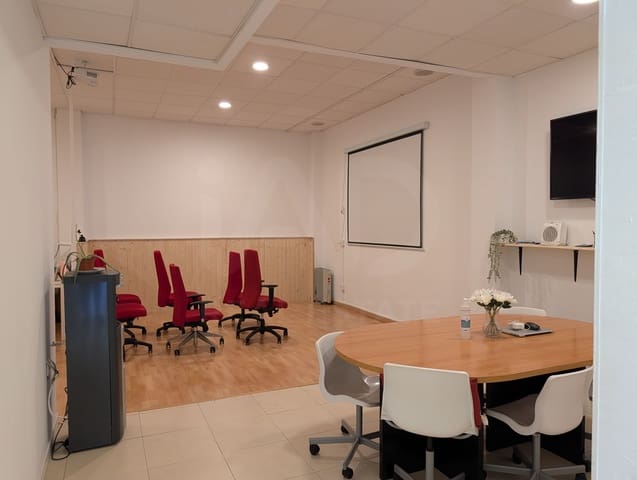 6 quarto Comercial para venda em Vilanova i la Geltrú - 140 000 € (Ref: 9987589)