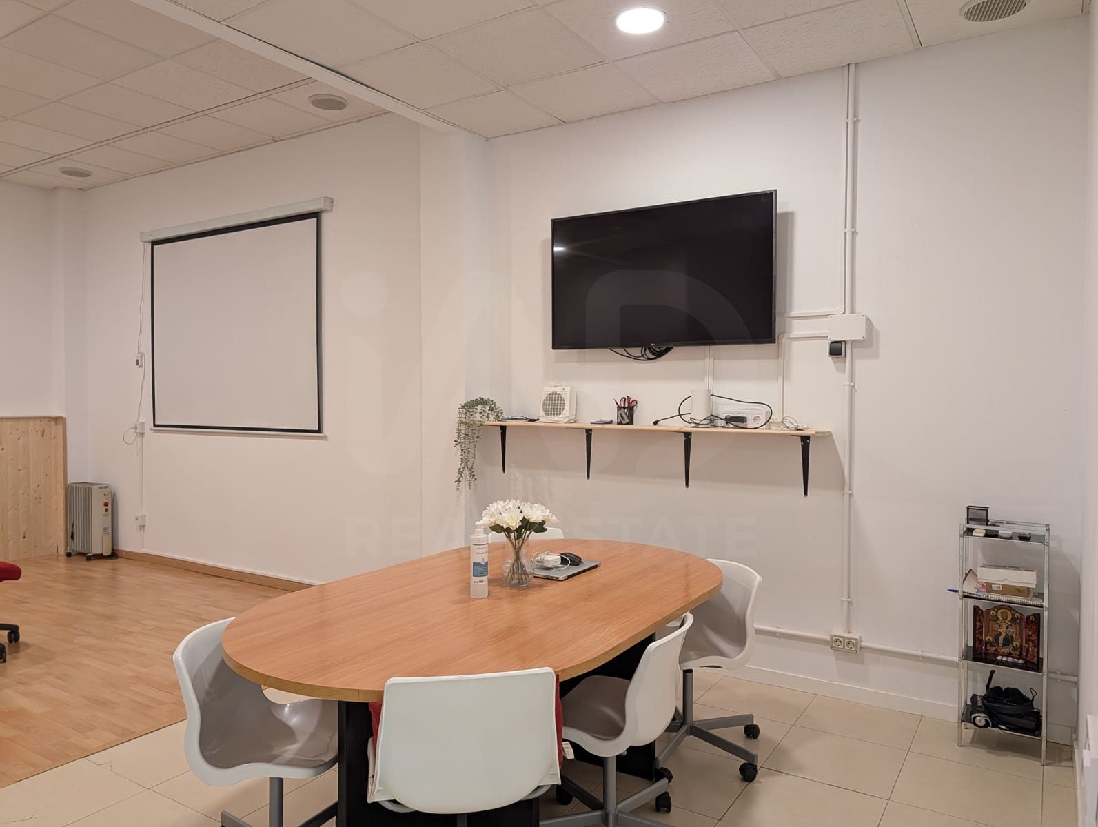 6 Zimmer Gewerbe zu verkaufen in Barcelona Stadt - 148.000 € (Ref: 9987589)