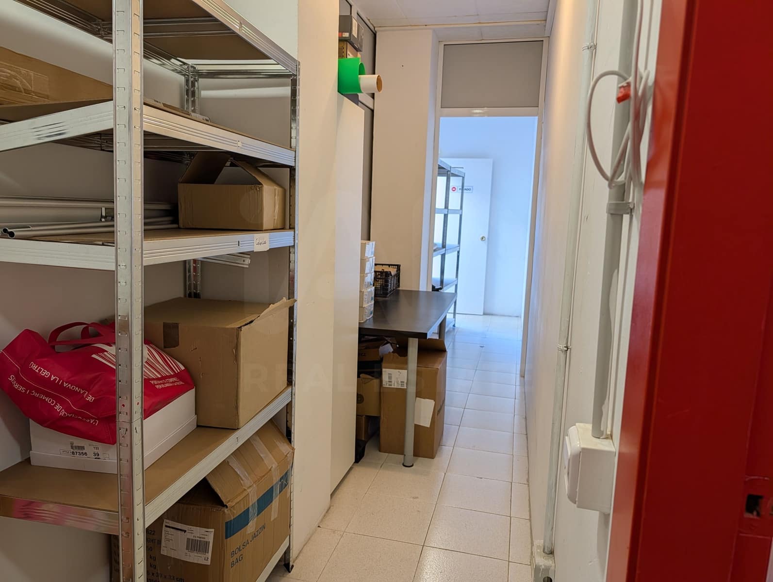 6 Zimmer Gewerbe zu verkaufen in Barcelona Stadt - 148.000 € (Ref: 9987589)