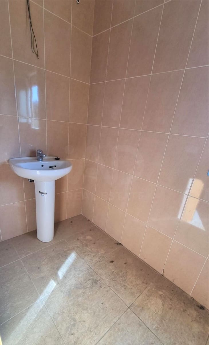 Erhverv til salg i Barcelona by - € 124.900 (Ref: 9987590)