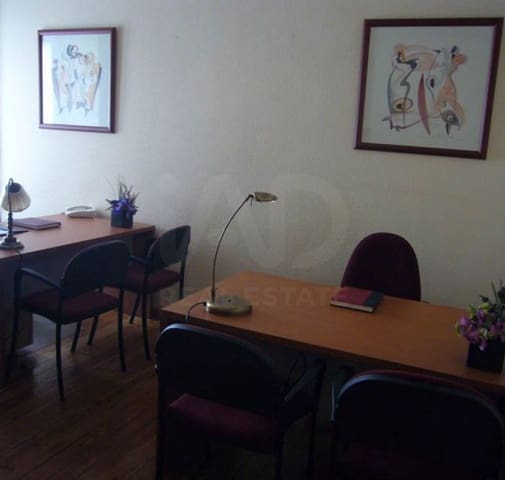 10 slaapkamer Commercieel te huur in Valladolid stad - € 385 (Ref: 9987591)