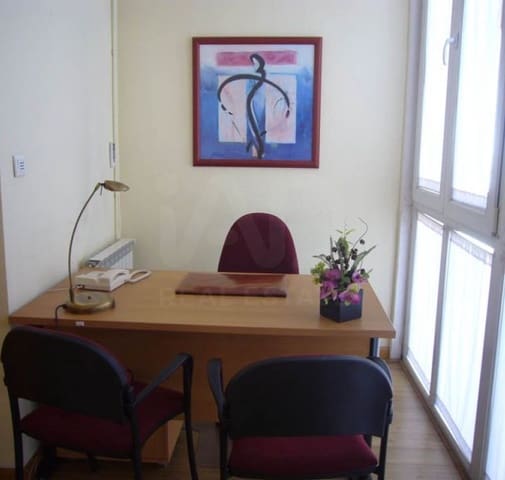 10 slaapkamer Commercieel te huur in Valladolid stad - € 385 (Ref: 9987591)