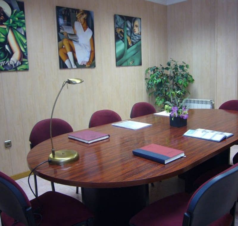 10 soverom Kommersiell til leie i Valladolid by - € 385 (Ref: 9987591)