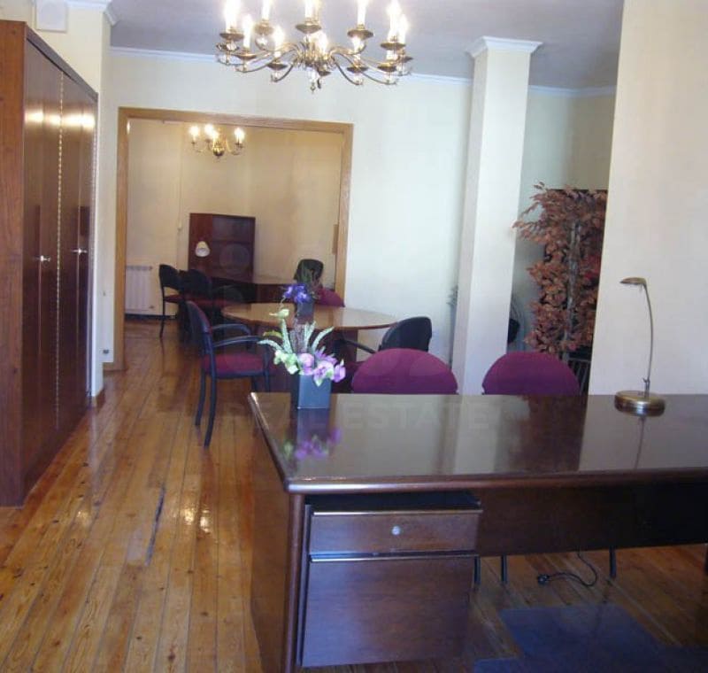 10 soverom Kommersiell til leie i Valladolid by - € 385 (Ref: 9987591)