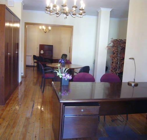 10 slaapkamer Commercieel te huur in Valladolid stad - € 385 (Ref: 9987591)