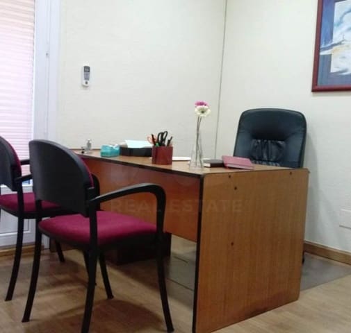 10 slaapkamer Commercieel te huur in Valladolid stad - € 385 (Ref: 9987591)