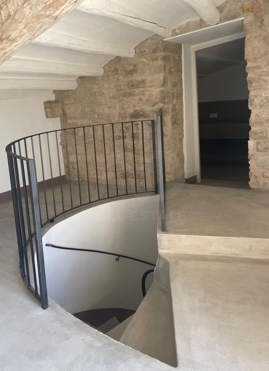 5 bedroom Villa for sale in Tarragona city - € 690,000 (Ref: 9987595)