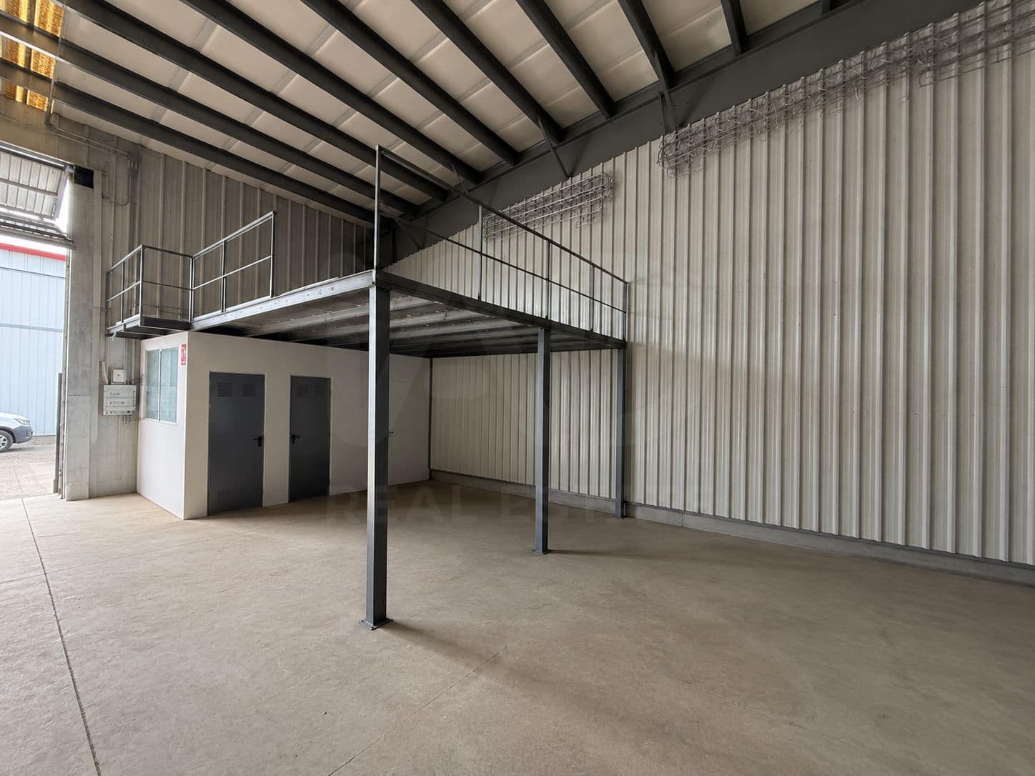 1 bedroom Commercial for sale in Valdefresno - € 135,000 (Ref: 9987596)