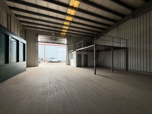 1 bedroom Commercial for sale in Valdefresno - € 135,000 (Ref: 9987596)