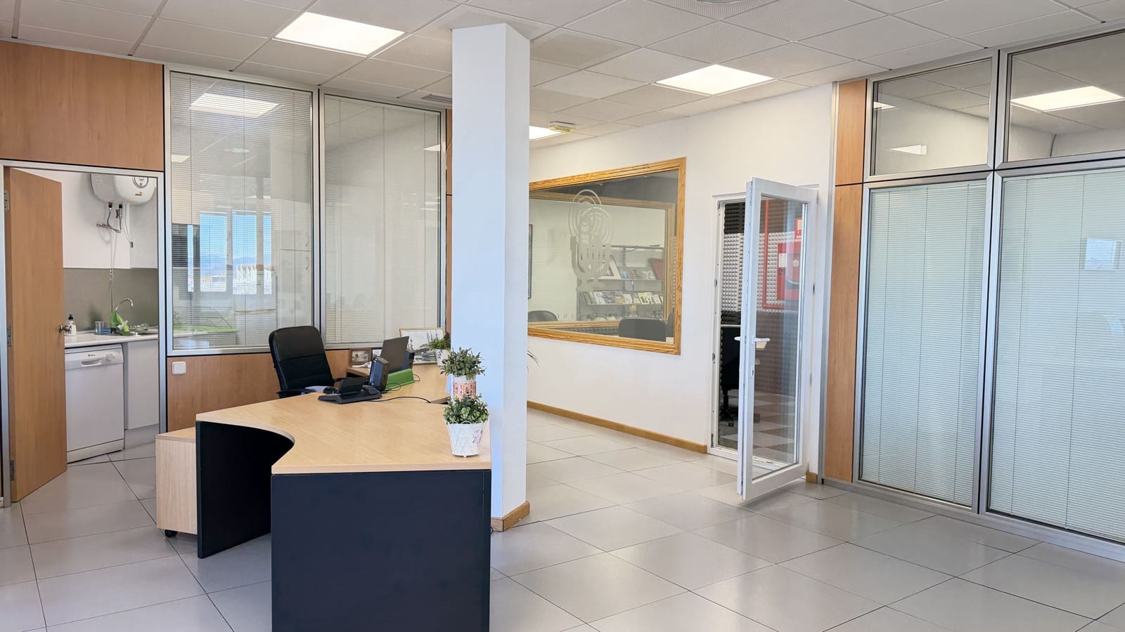 Komercyjne do wynajęcia w Miasto Madryt z garażem - 2 300 € (Ref: 9987599)