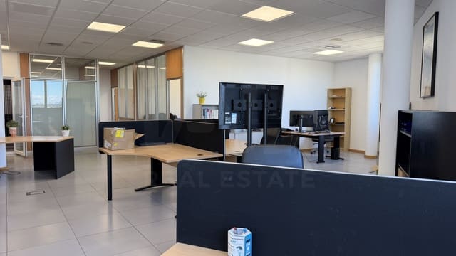 Comercial para arrendar em Madrid cidade com garagem - 2 300 € (Ref: 9987599)