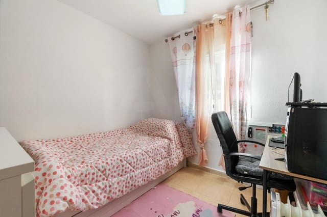 3 soverom Villa til salgs i Alicante by med svømmebasseng garasje - € 295 000 (Ref: 9987602)